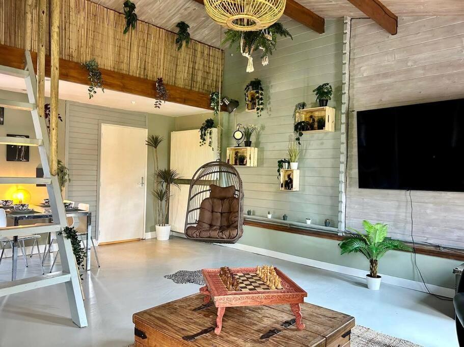 Jungle Style Lodge With Jacuzzi ,Sauna And Garden Near Amsterdam Vijfhuizen Екстериор снимка