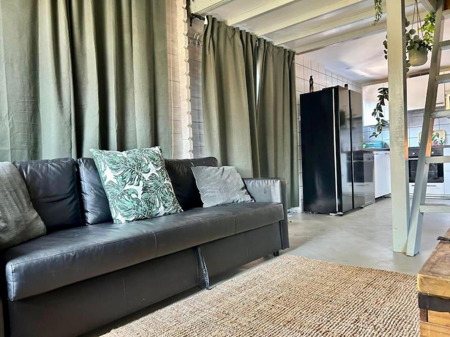 Jungle Style Lodge With Jacuzzi ,Sauna And Garden Near Amsterdam Vijfhuizen Екстериор снимка