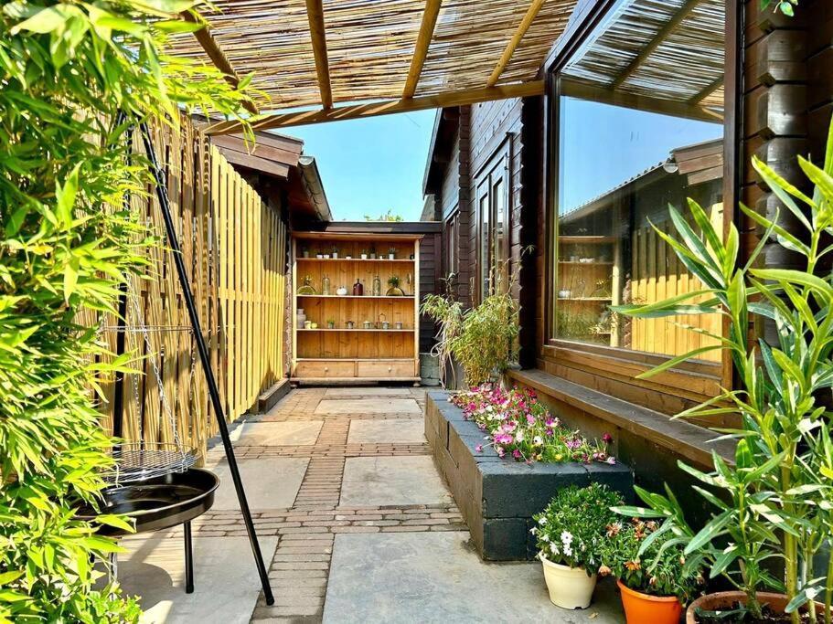 Jungle Style Lodge With Jacuzzi ,Sauna And Garden Near Amsterdam Vijfhuizen Екстериор снимка