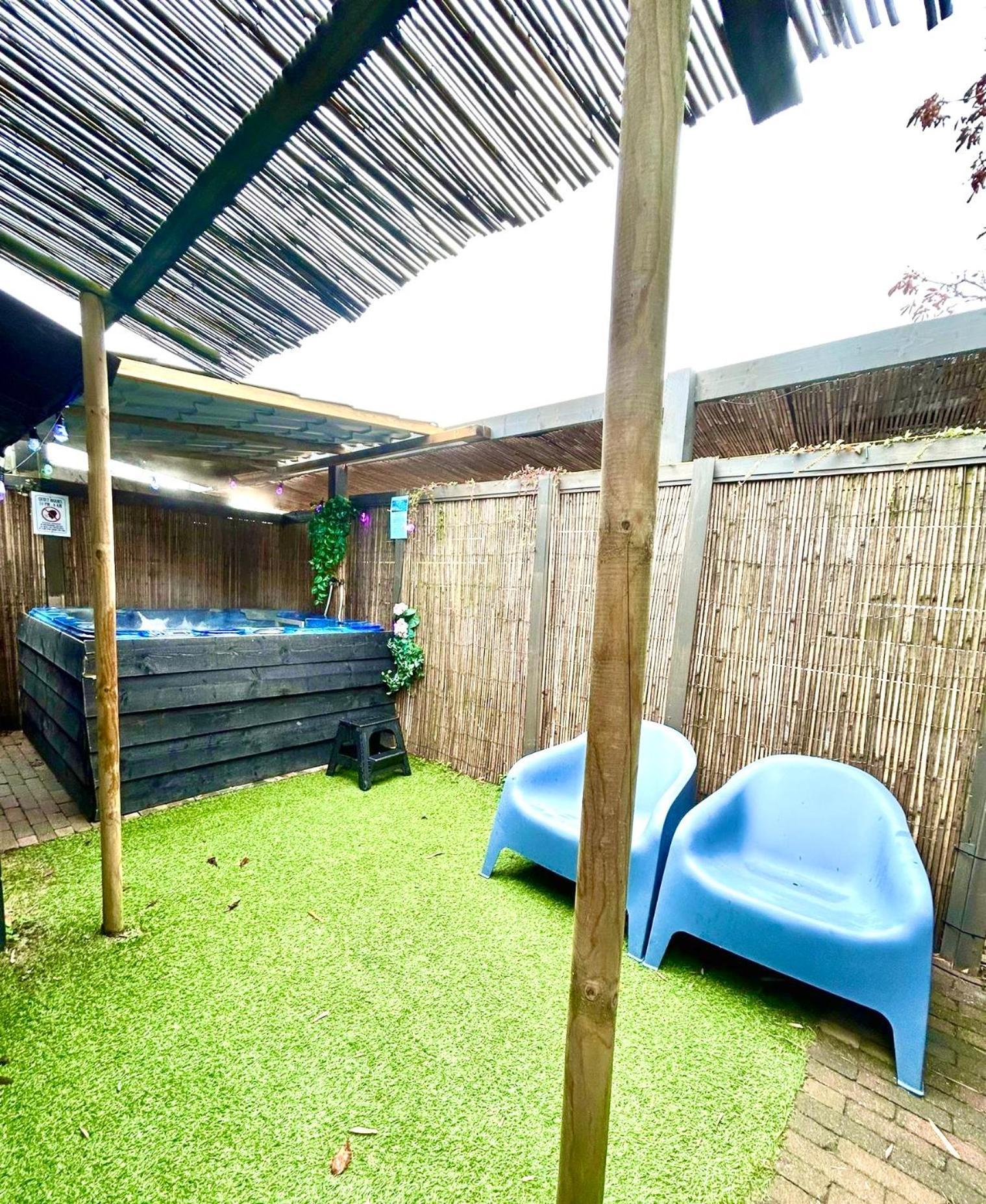 Jungle Style Lodge With Jacuzzi ,Sauna And Garden Near Amsterdam Vijfhuizen Екстериор снимка